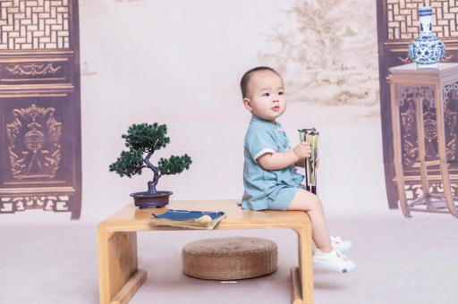 高平宝宝眼睛肿是什么原因